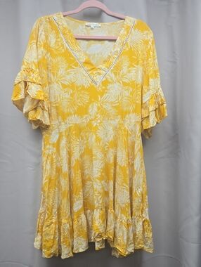 Label Of Love Yellow Floral V-Neck Ruffle Sleeve Dress